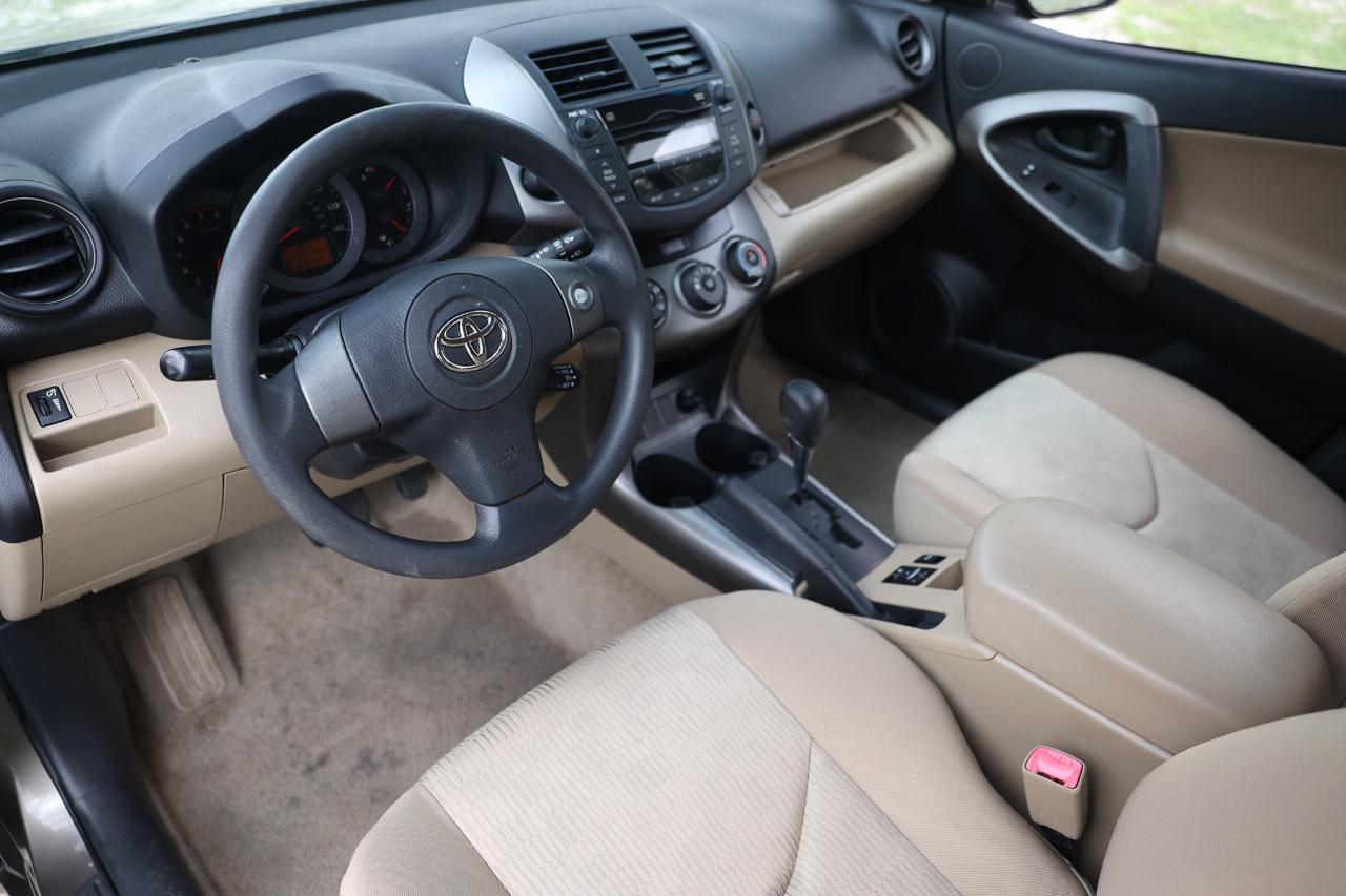 Toyota RAV4  2010