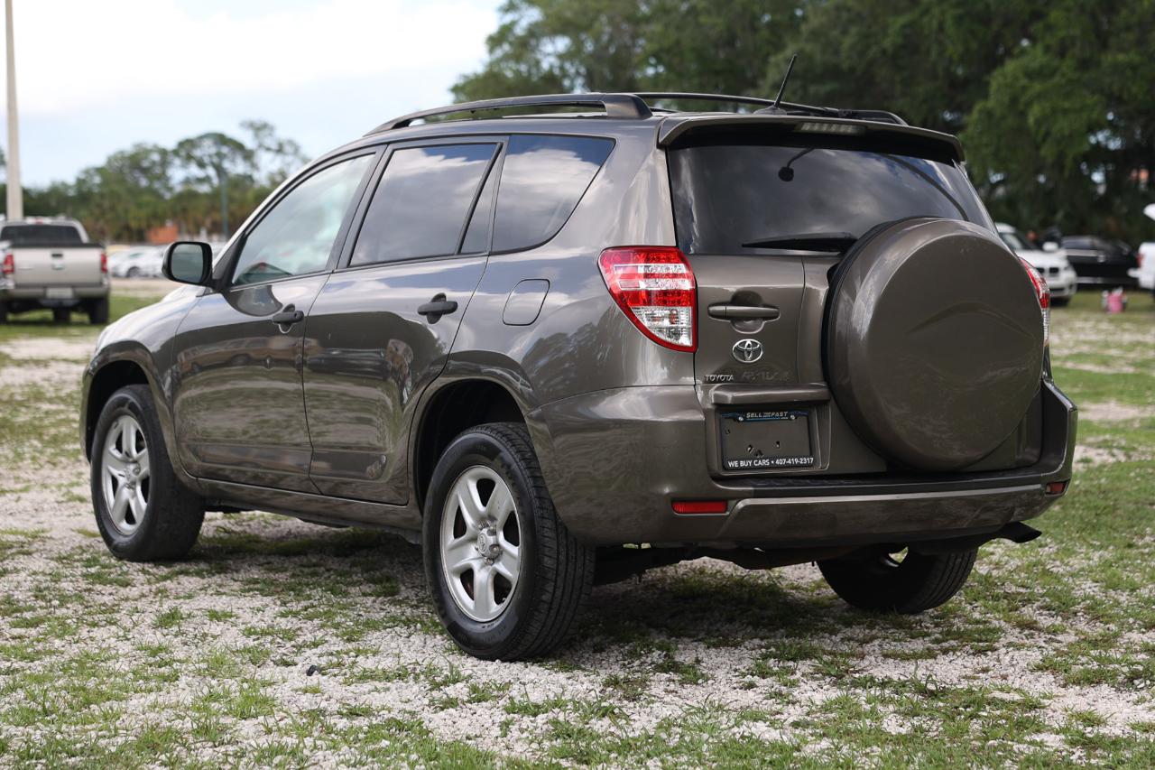 Toyota RAV4  2010