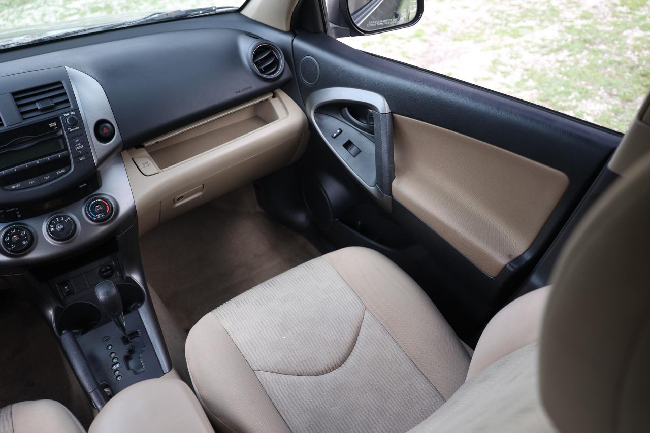 Toyota RAV4  2010