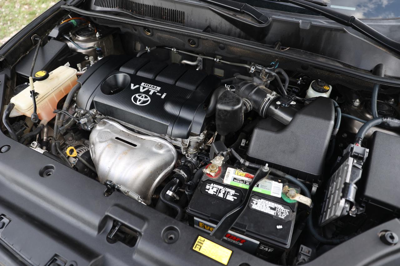 Toyota RAV4  2010