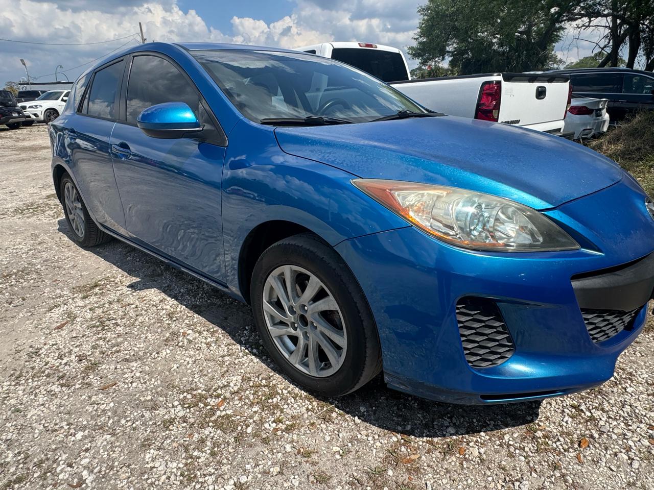 Mazda MAZDA3  2012