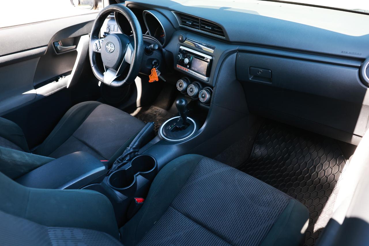 Scion tC  2011