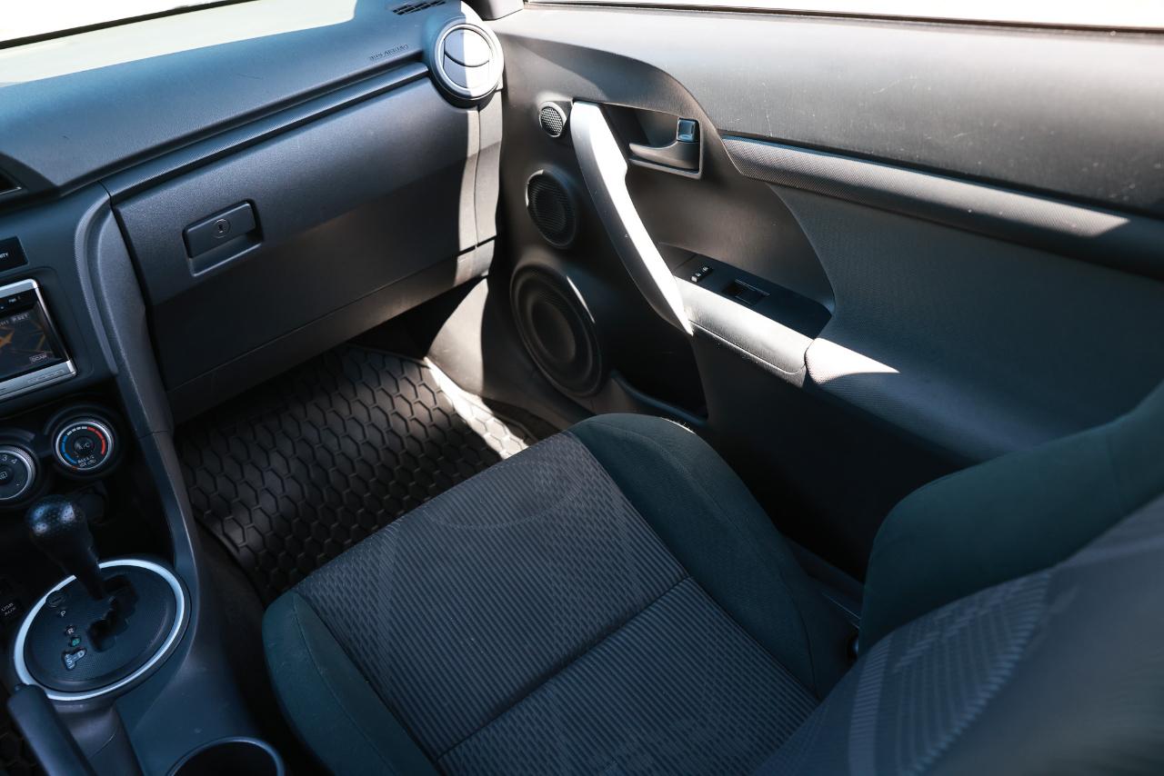 Scion tC  2011