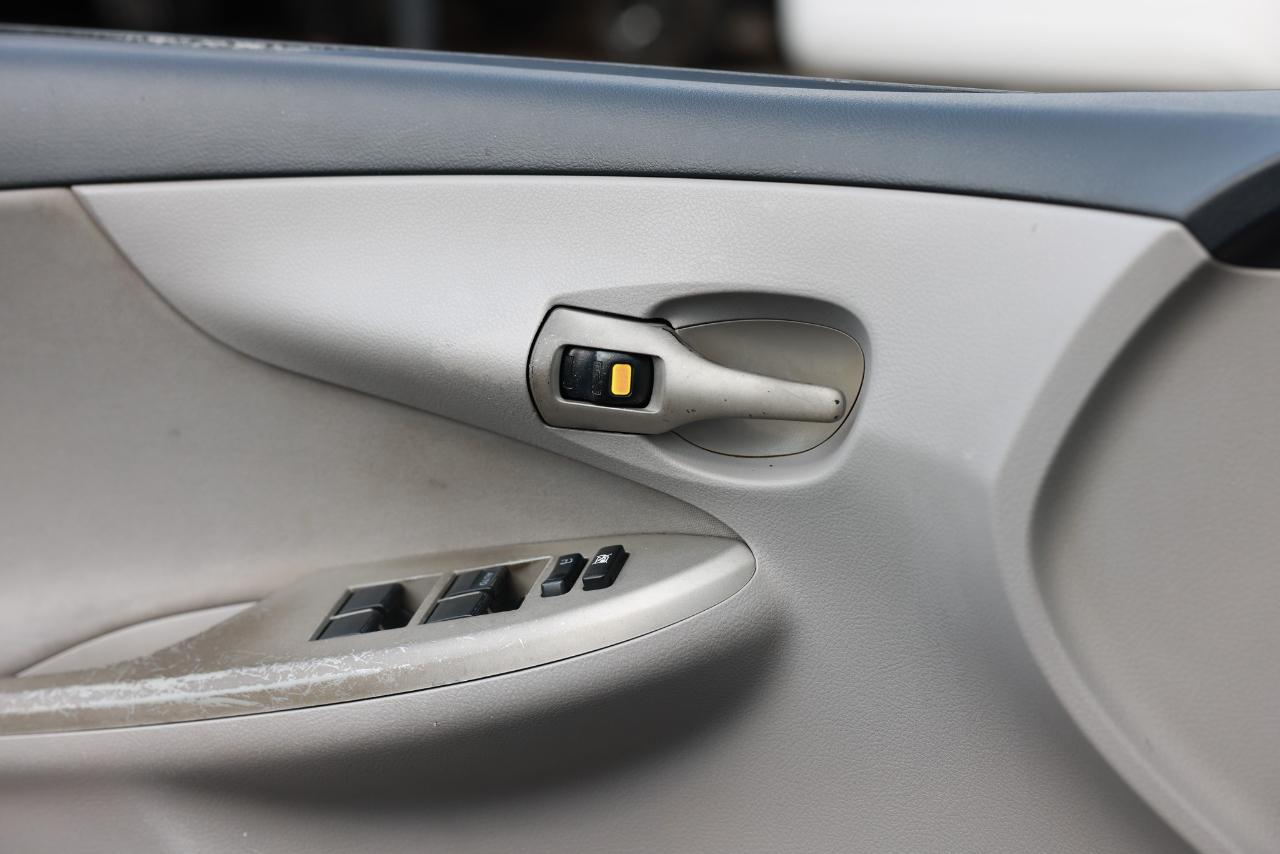 Toyota Corolla  2012