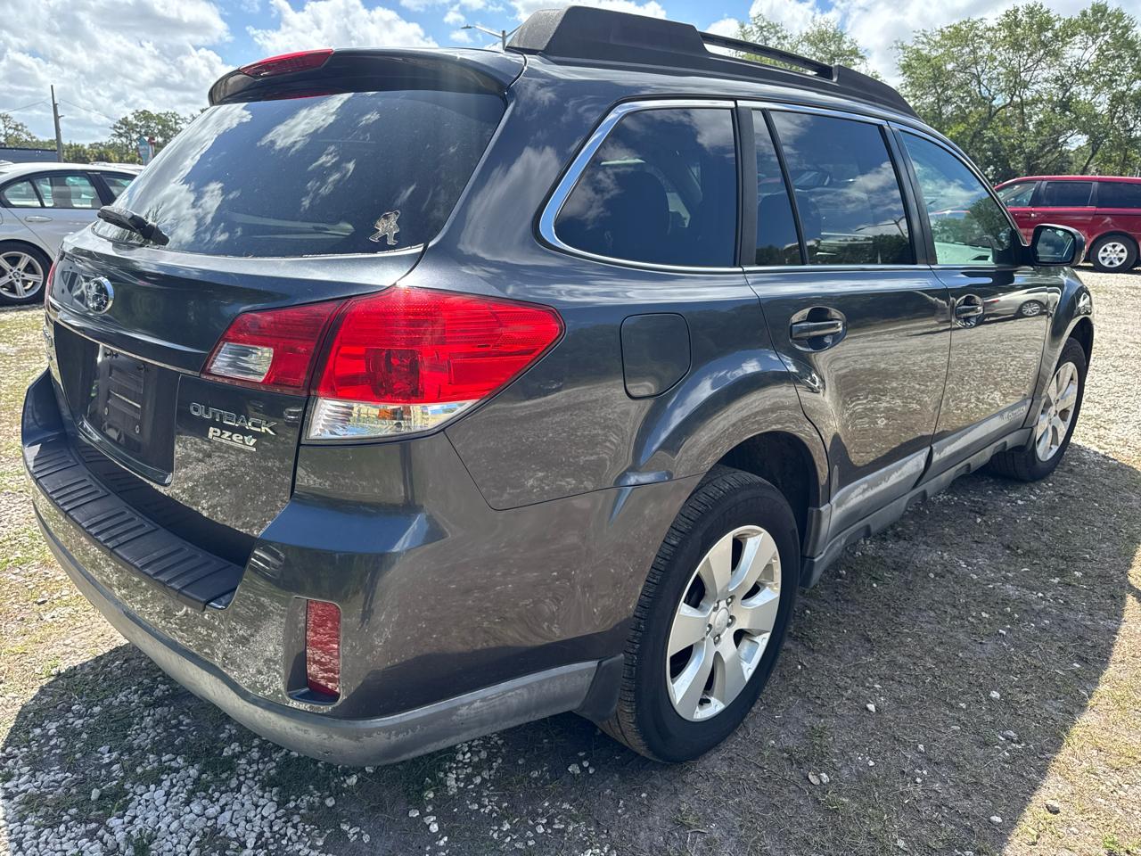 Subaru Outback  2010