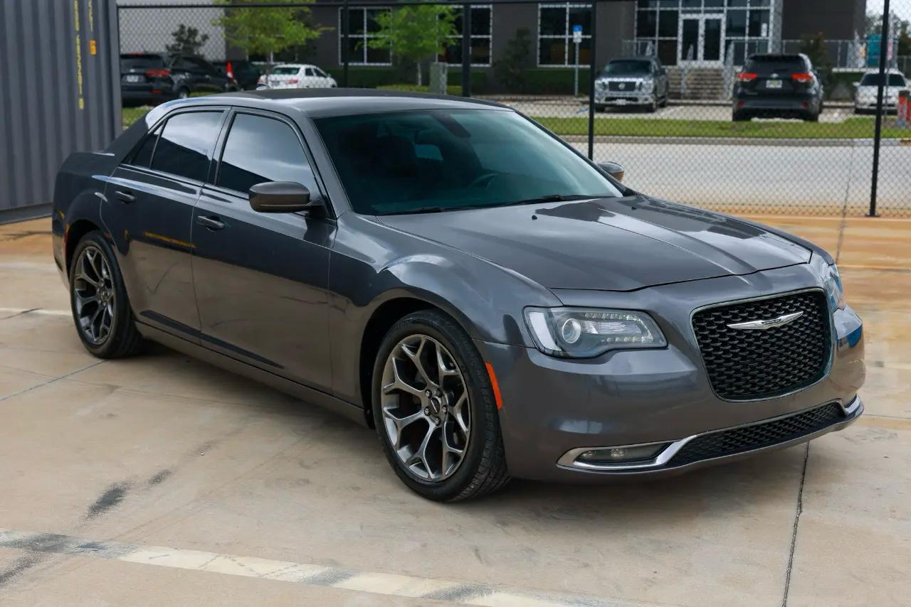 Chrysler 300  2016