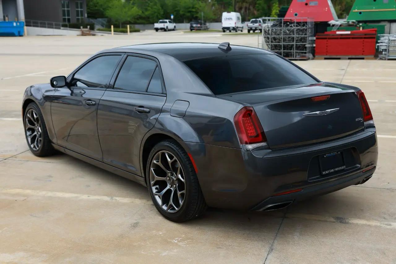 Chrysler 300  2016