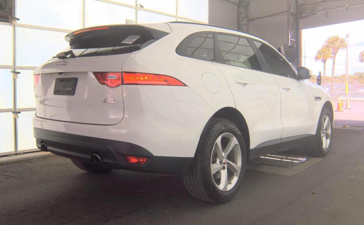 Jaguar F-Pace  2018