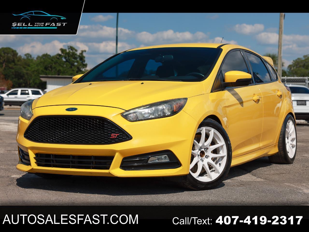 2017 Ford Focus 5 Door Hatch ST's photo