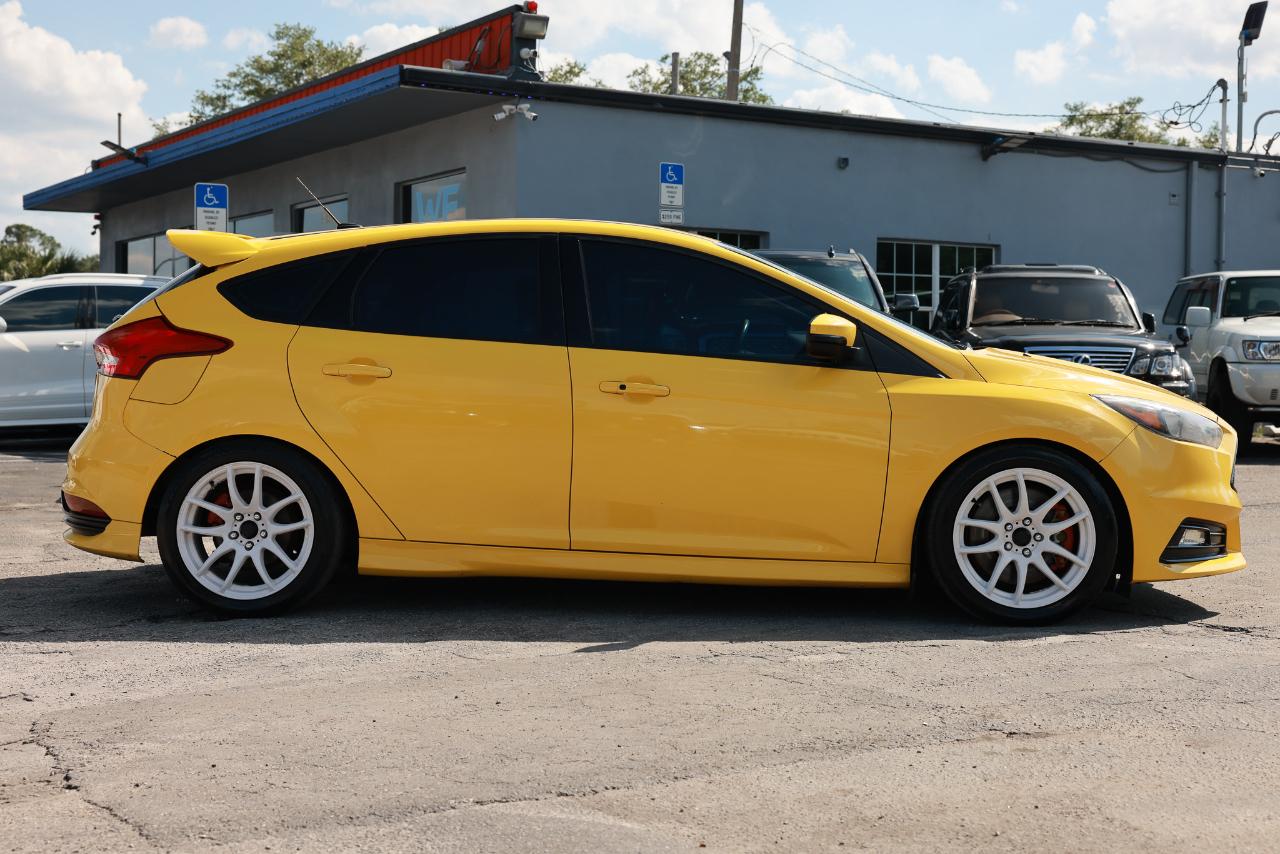 Ford Focus  2017
