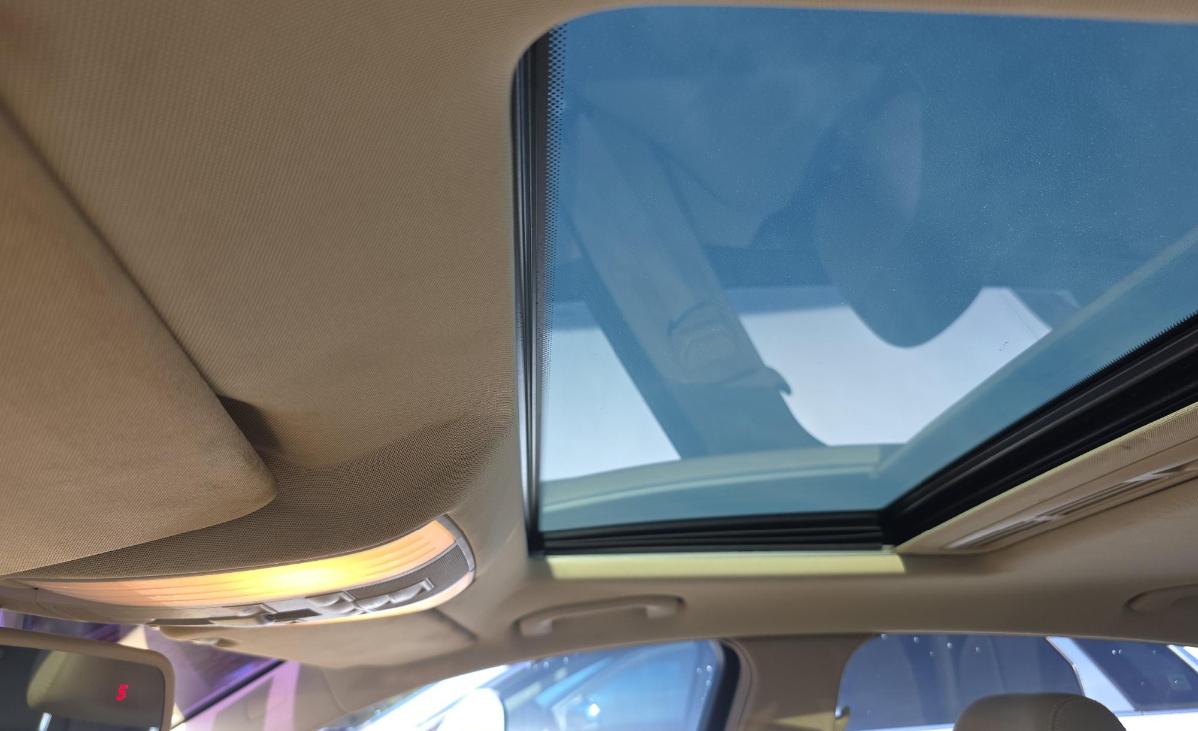 Mercedes-Benz E-Class  2010