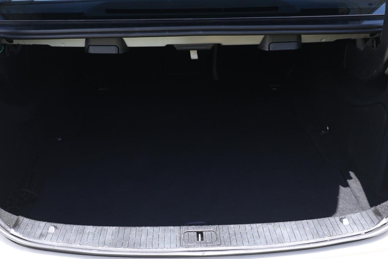 Mercedes-Benz E-Class  2010