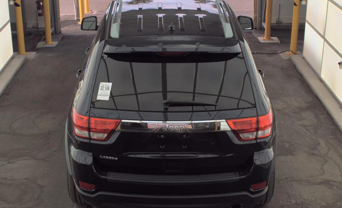 Jeep Grand Cherokee  2011