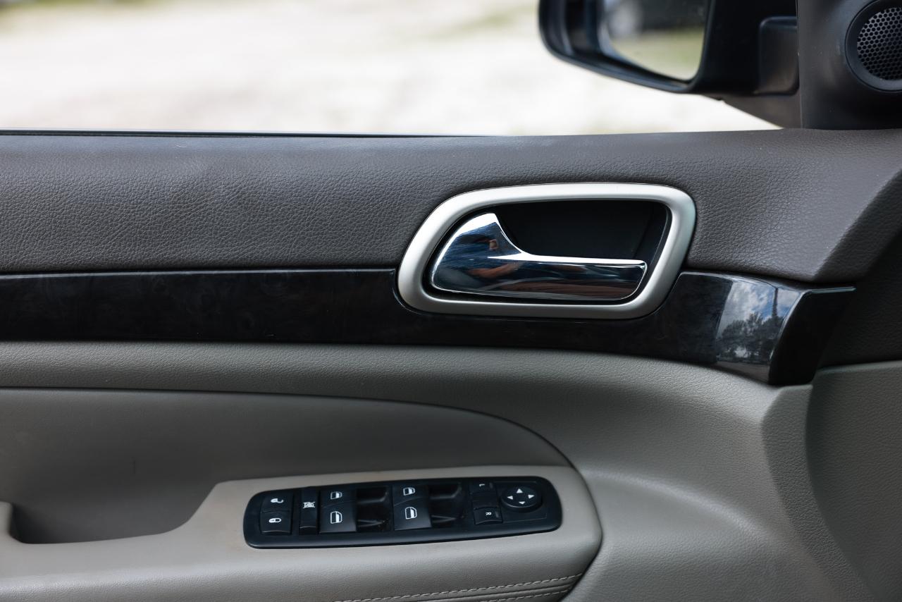 Jeep Grand Cherokee  2011