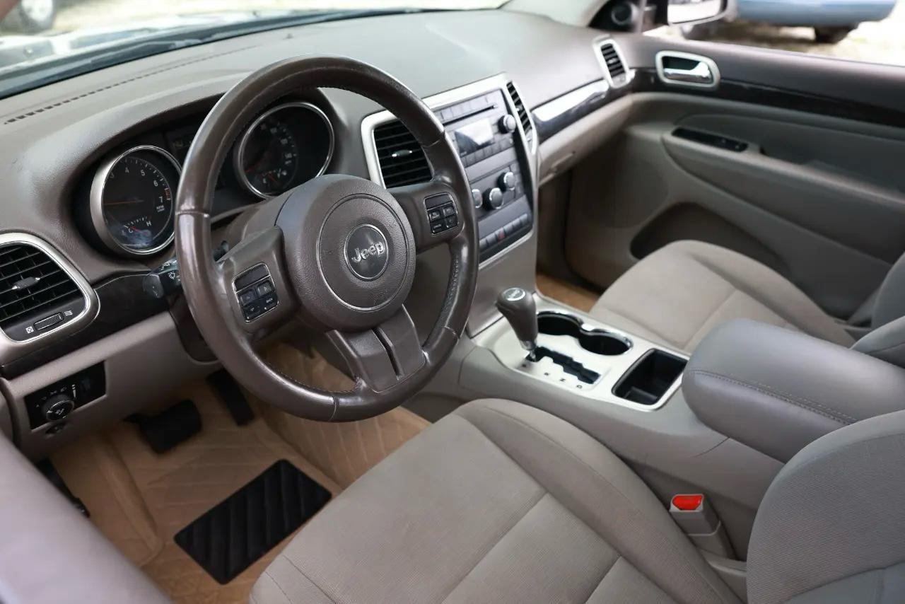 Jeep Grand Cherokee  2011