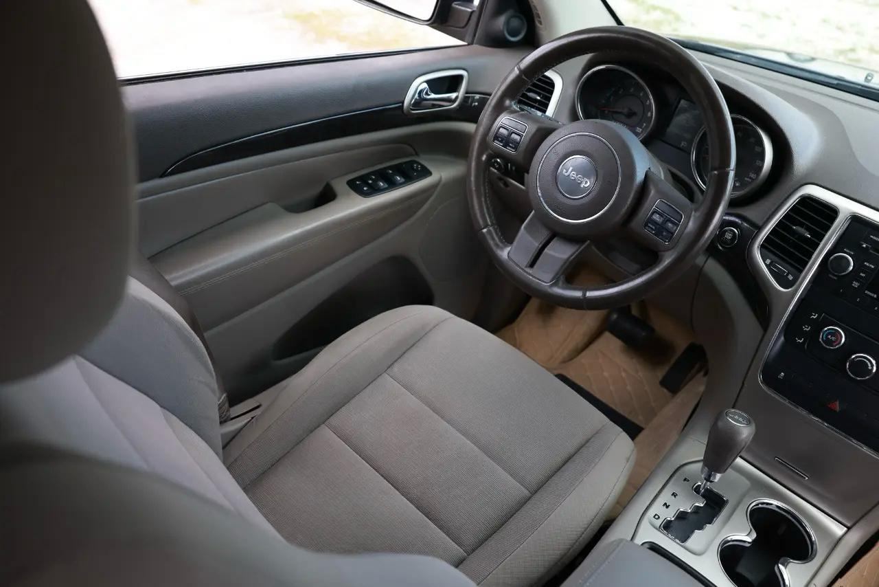 Jeep Grand Cherokee  2011