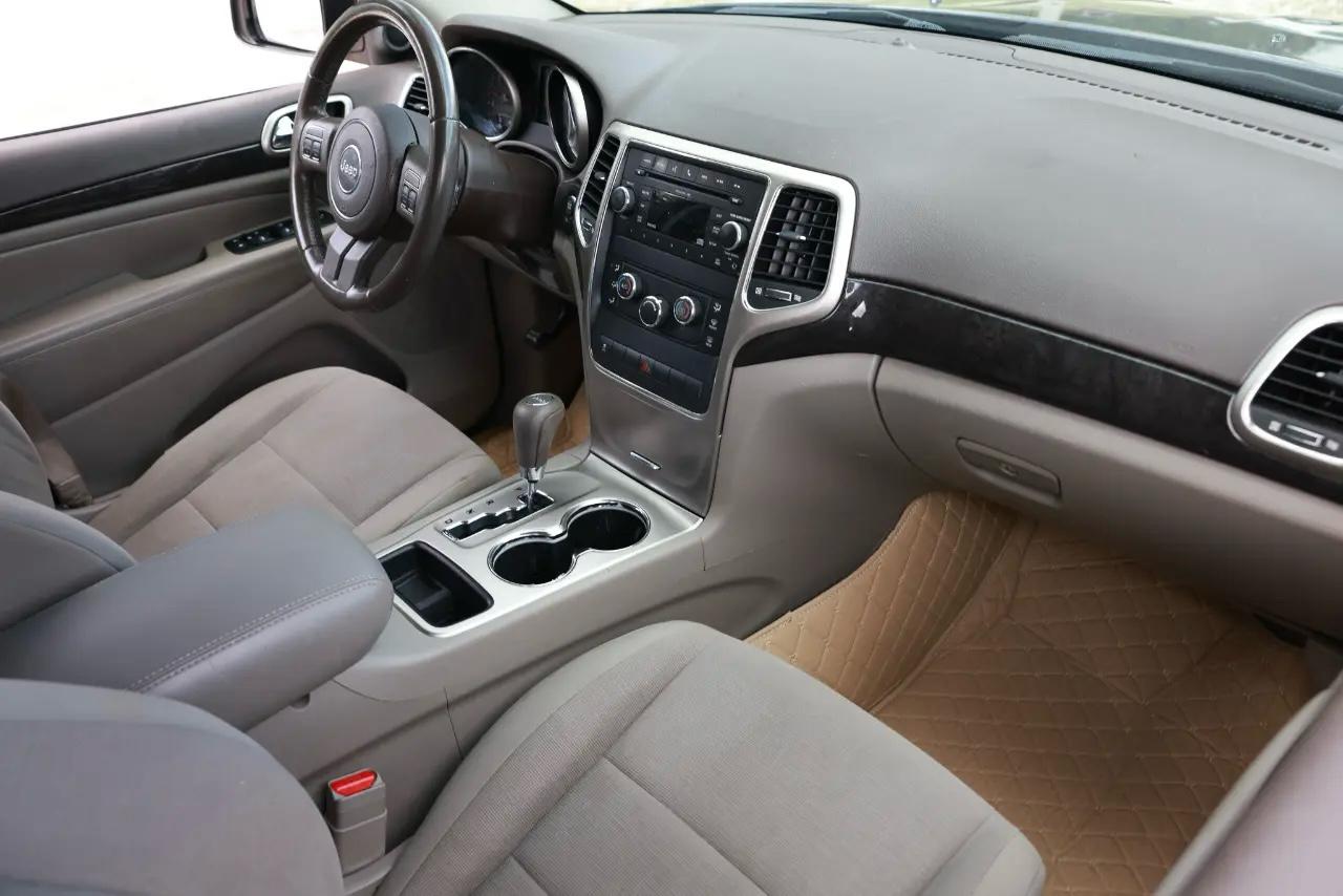 Jeep Grand Cherokee  2011