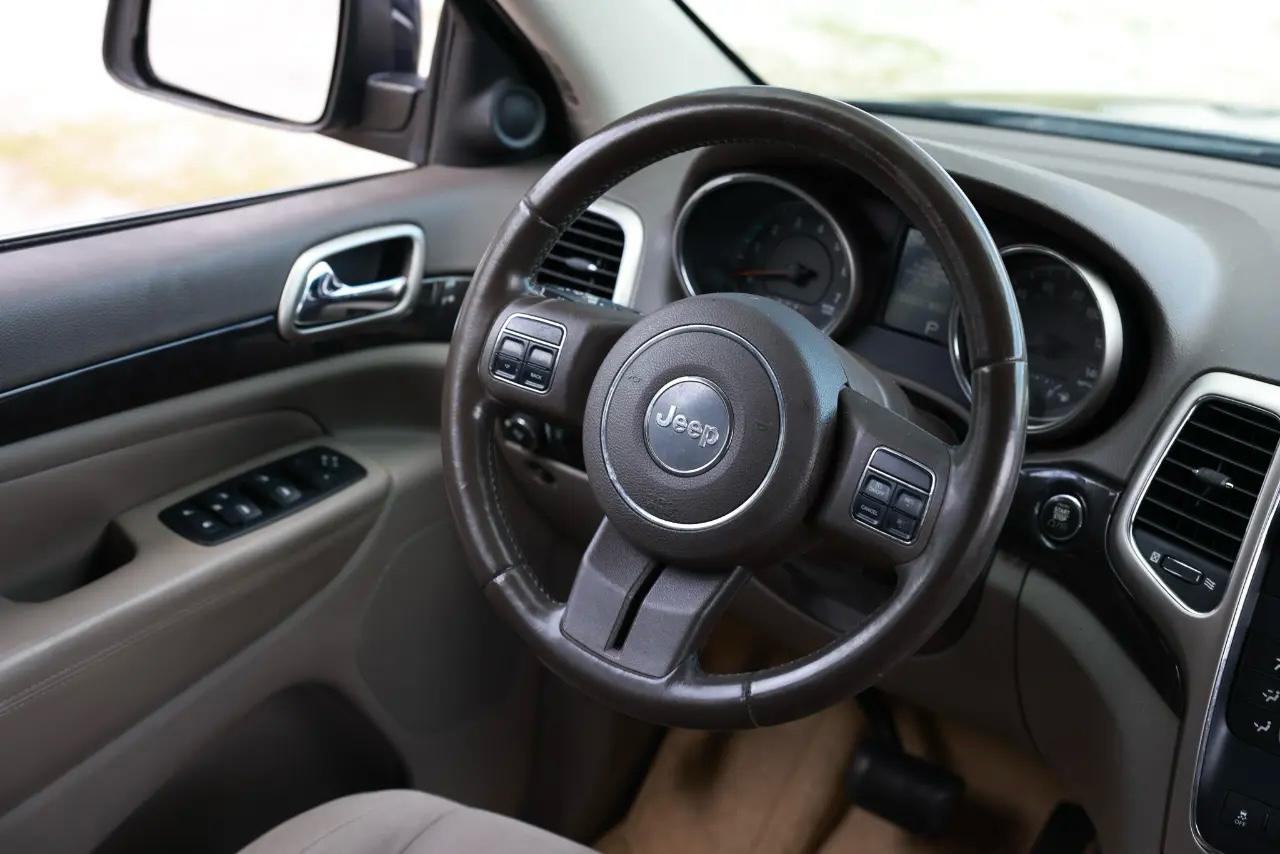 Jeep Grand Cherokee  2011