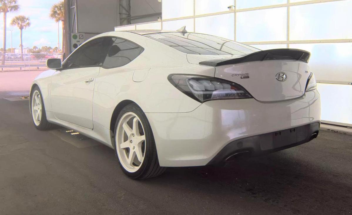 Hyundai Genesis Coupe  2013