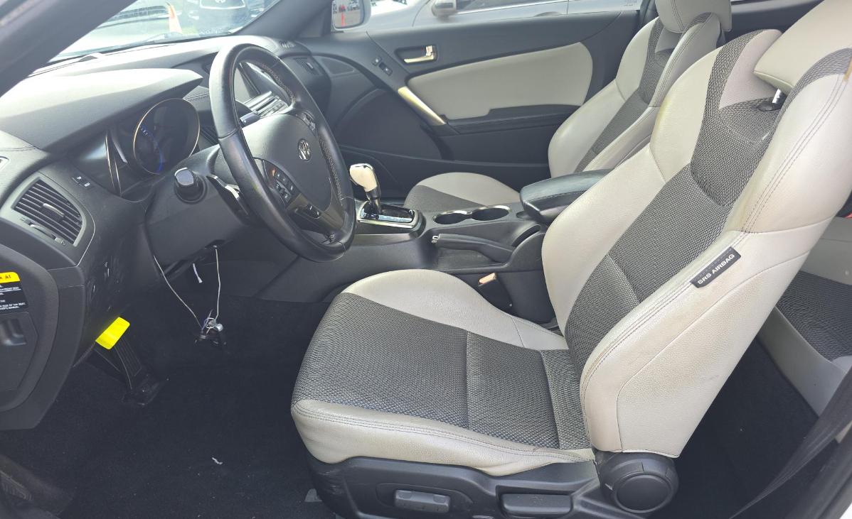 Hyundai Genesis Coupe  2013