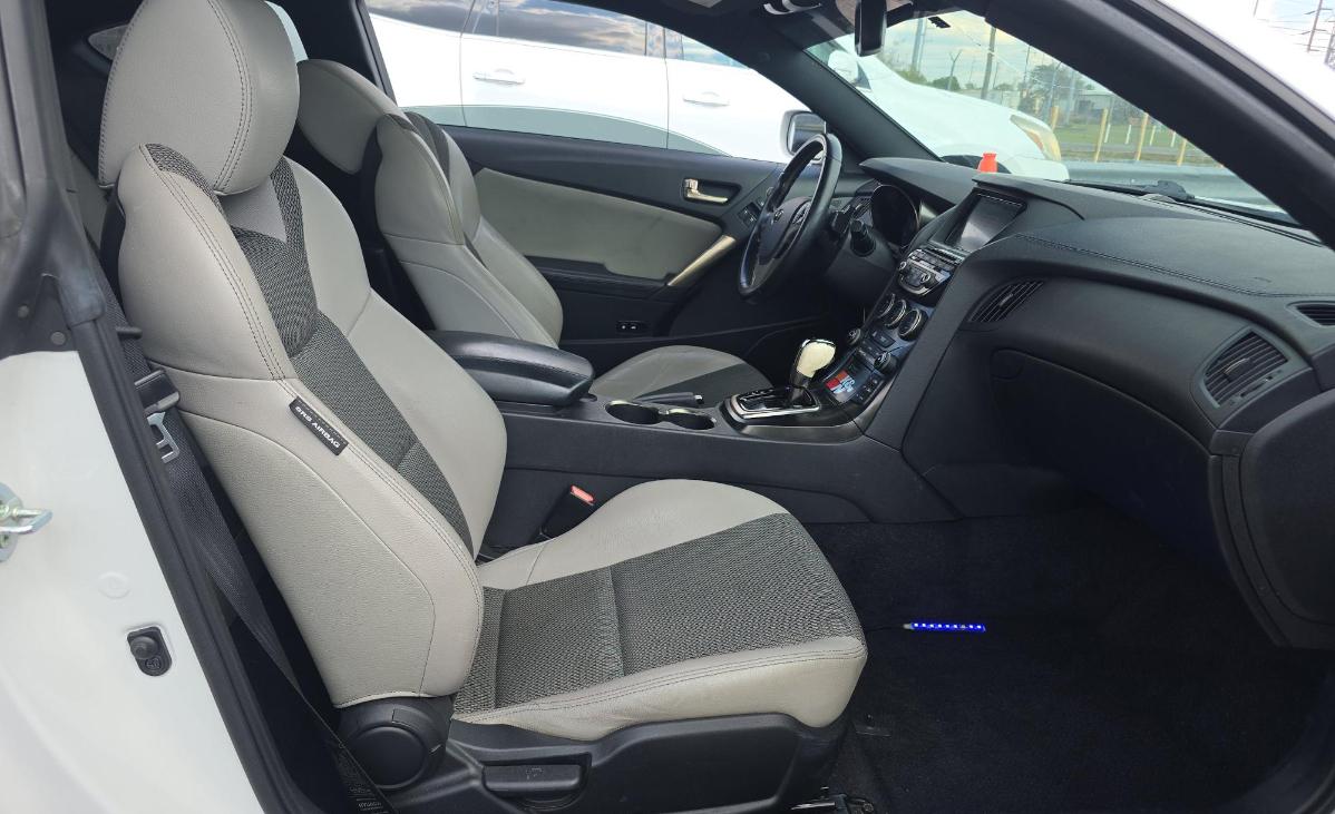 Hyundai Genesis Coupe  2013