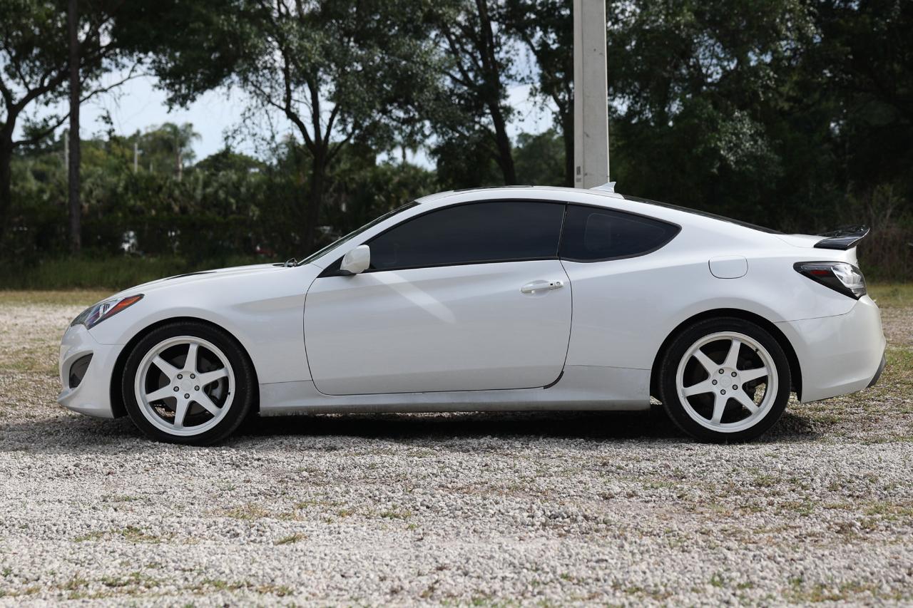 Hyundai Genesis Coupe  2013