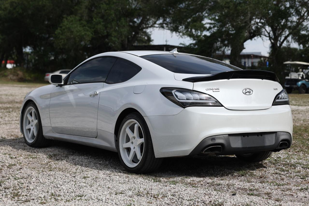 Hyundai Genesis Coupe  2013