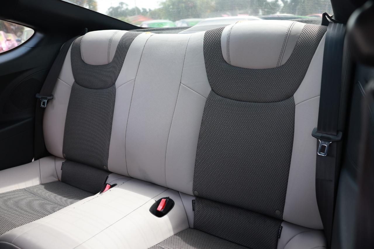 Hyundai Genesis Coupe  2013