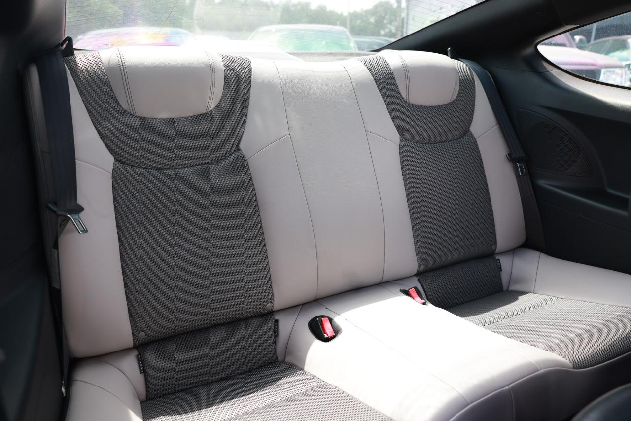 Hyundai Genesis Coupe  2013