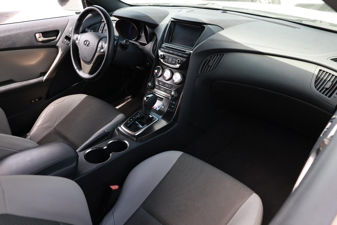 Hyundai Genesis Coupe  2013
