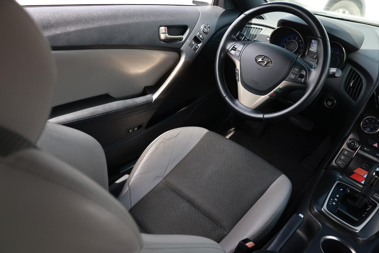 Hyundai Genesis Coupe  2013