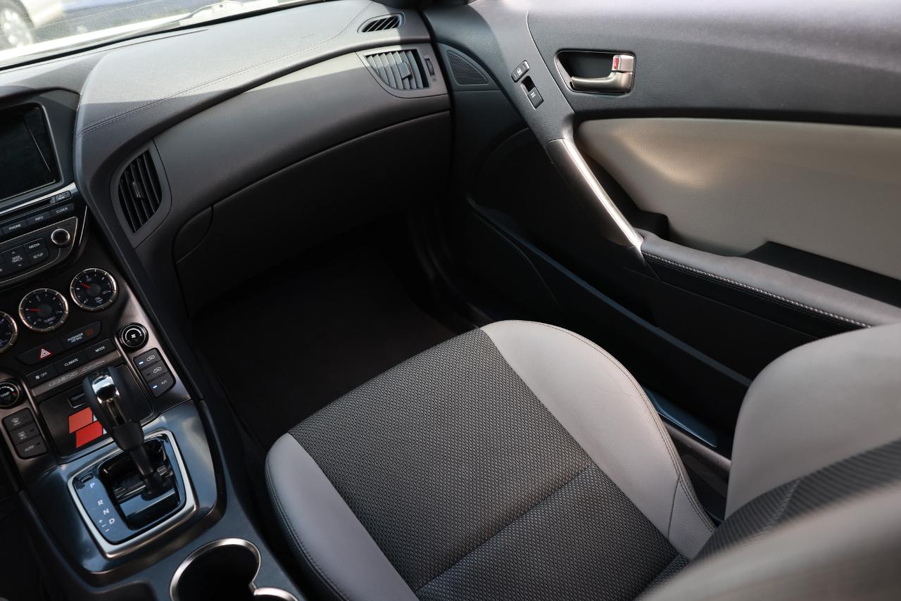 Hyundai Genesis Coupe  2013