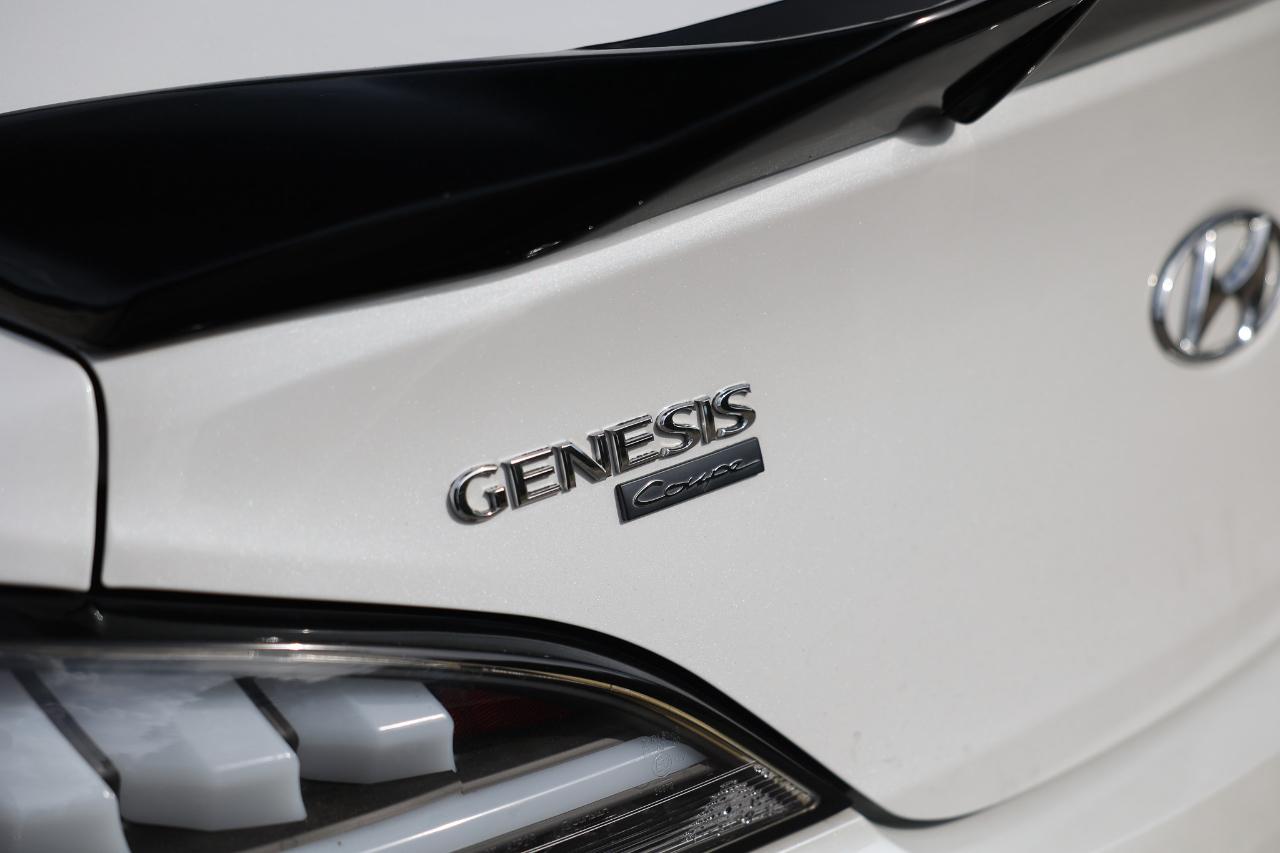 Hyundai Genesis Coupe  2013