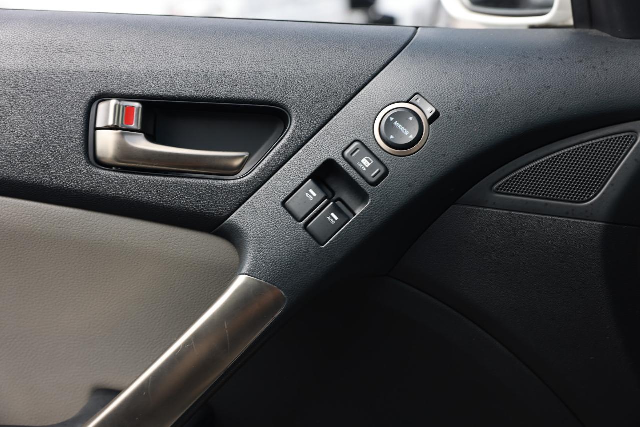 Hyundai Genesis Coupe  2013