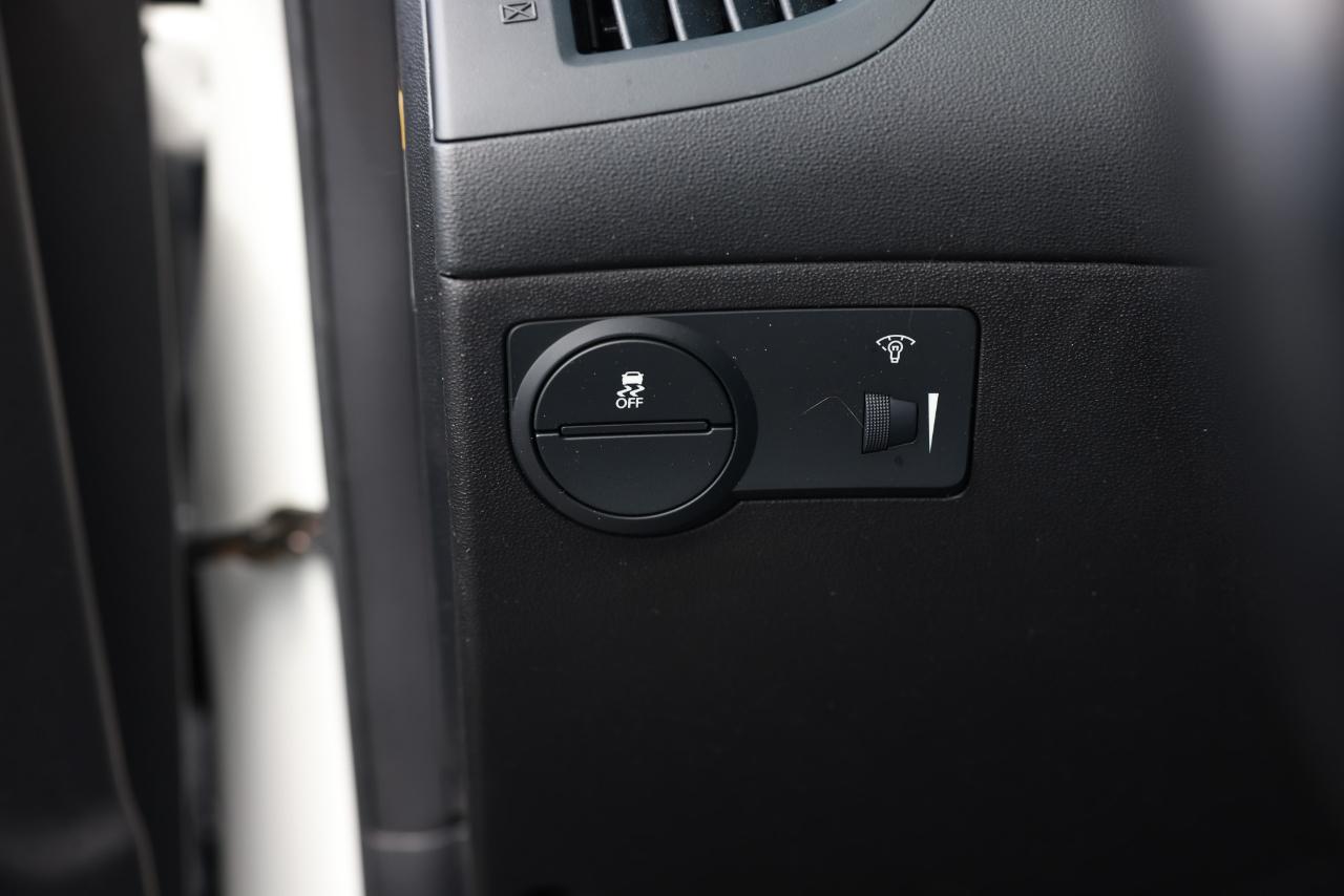 Hyundai Genesis Coupe  2013