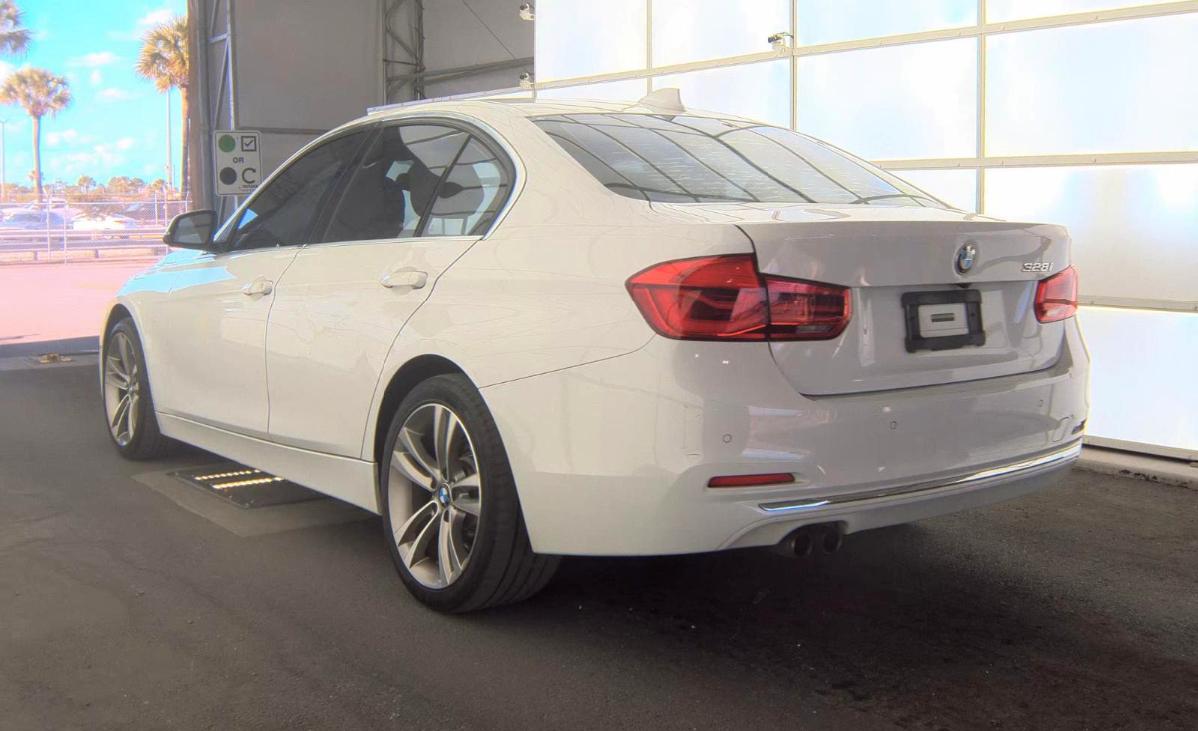 BMW 328i  2016