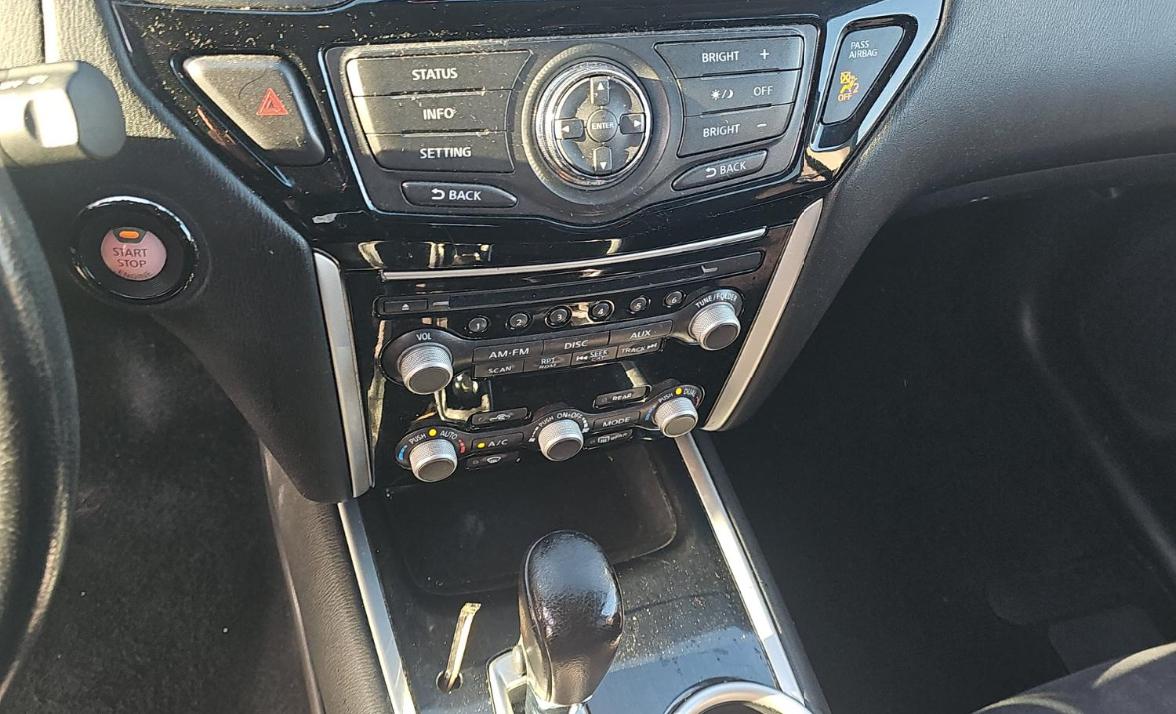 Nissan Pathfinder  2013