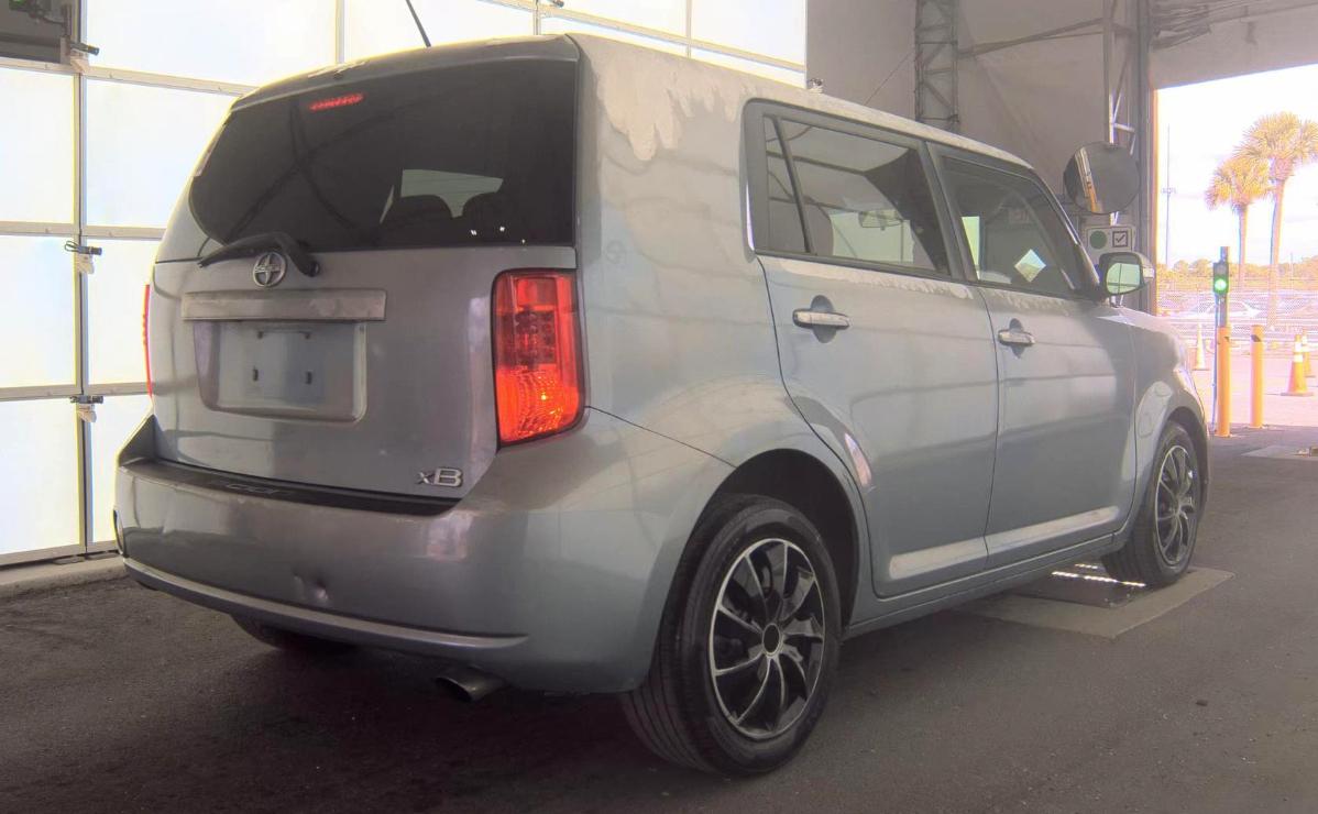 Scion xB  2009