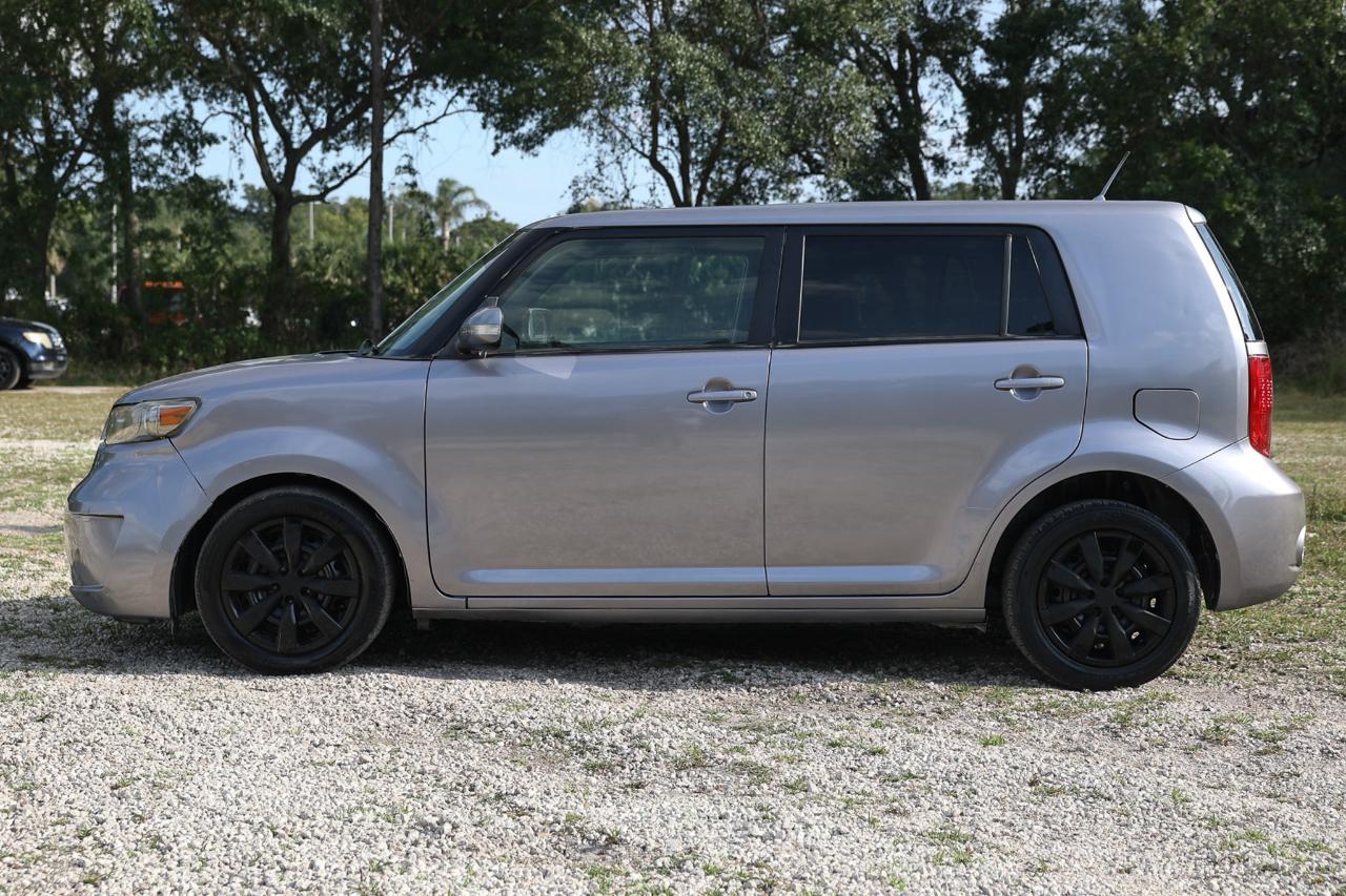 Scion xB  2009