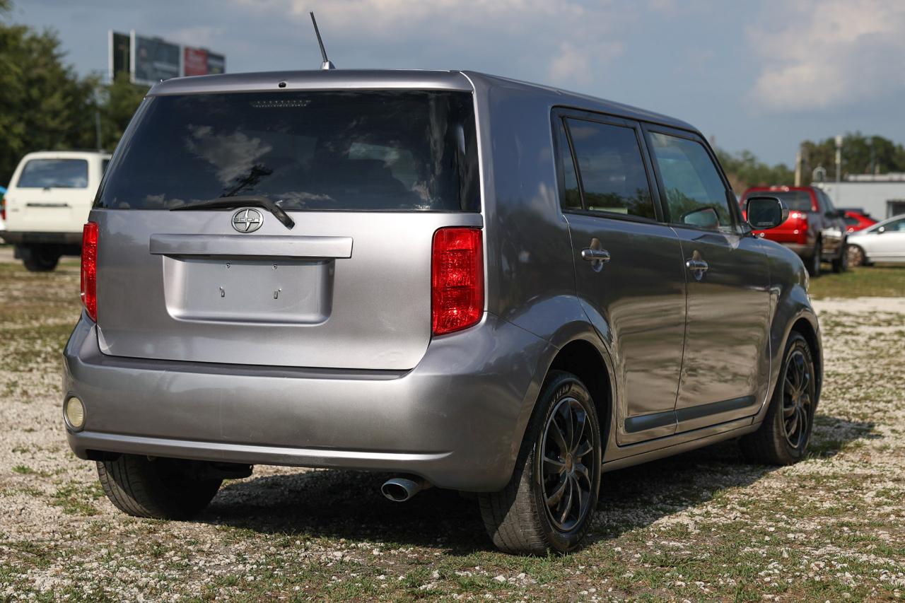Scion xB  2009