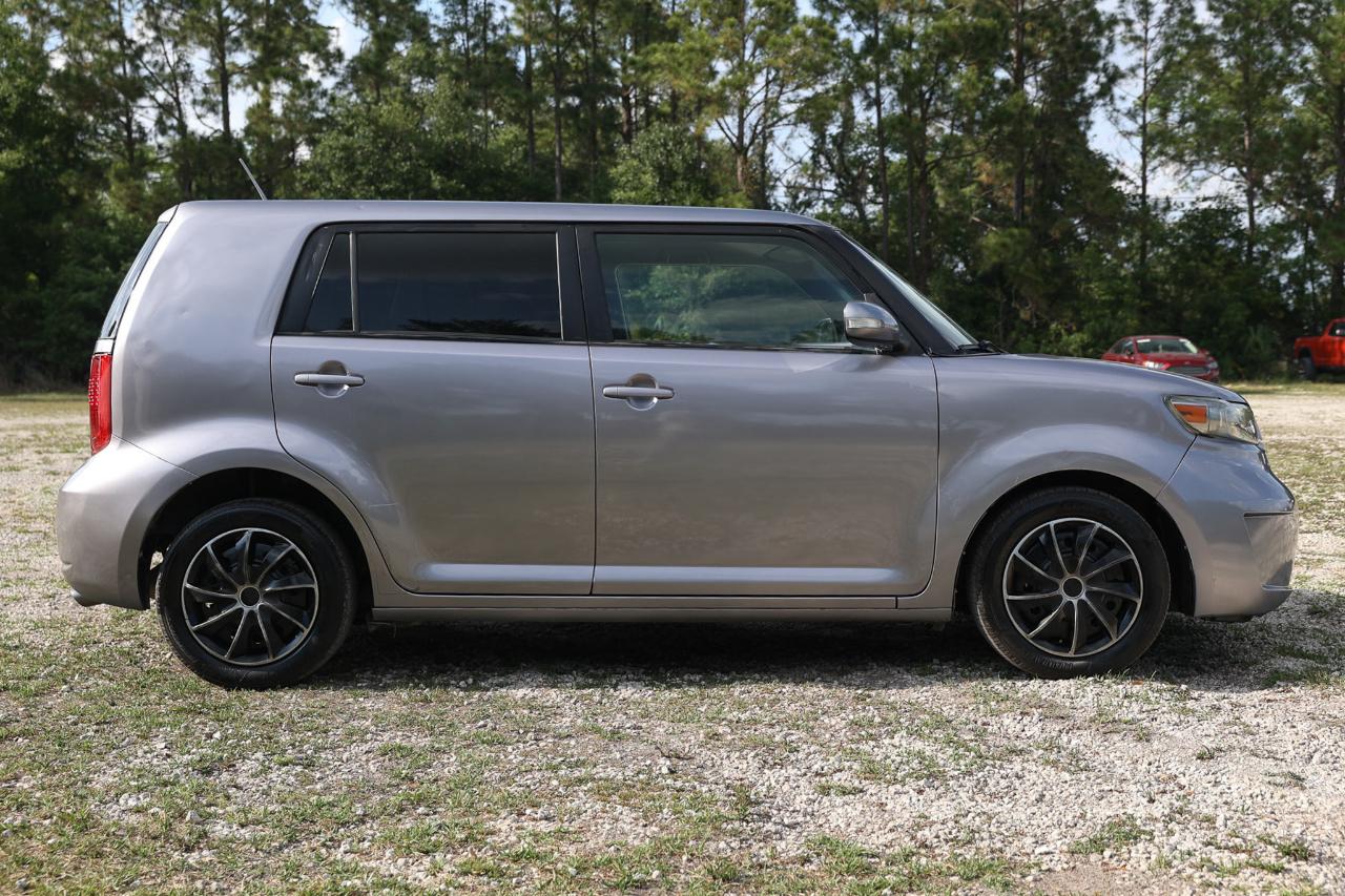 Scion xB  2009