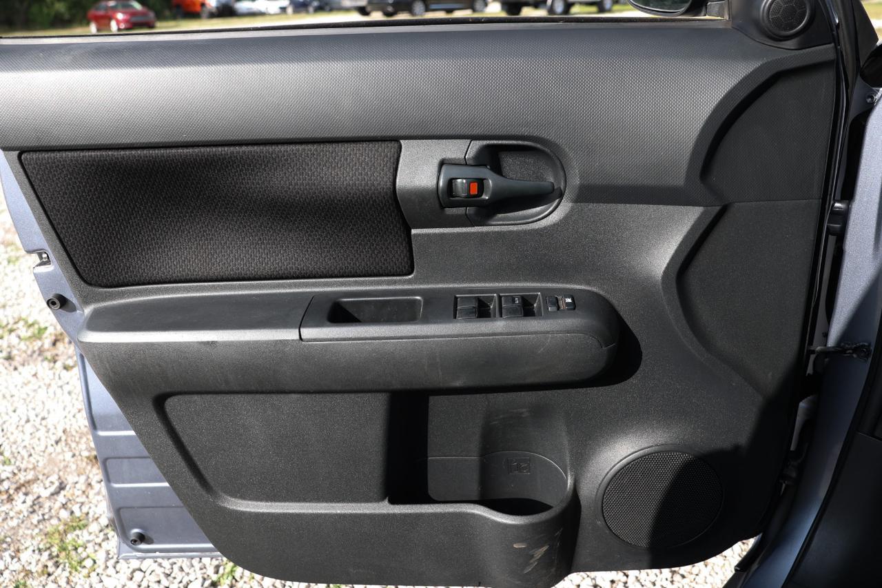 Scion xB  2009