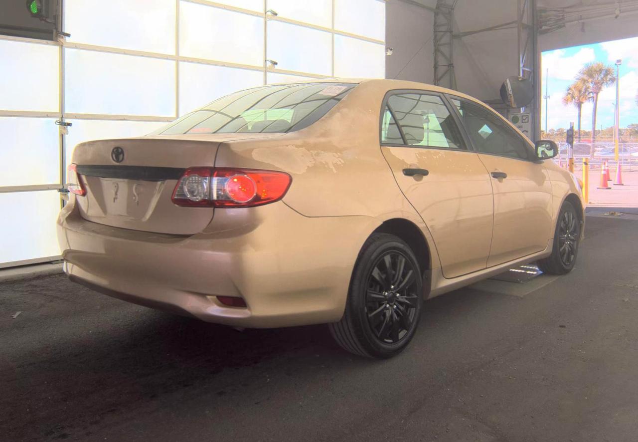 Toyota Corolla  2012