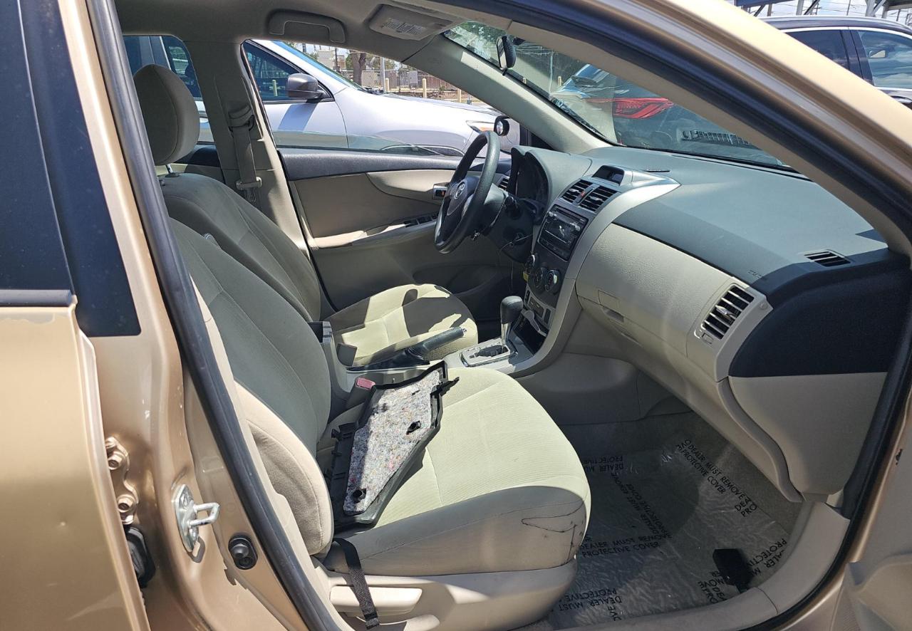 Toyota Corolla  2012