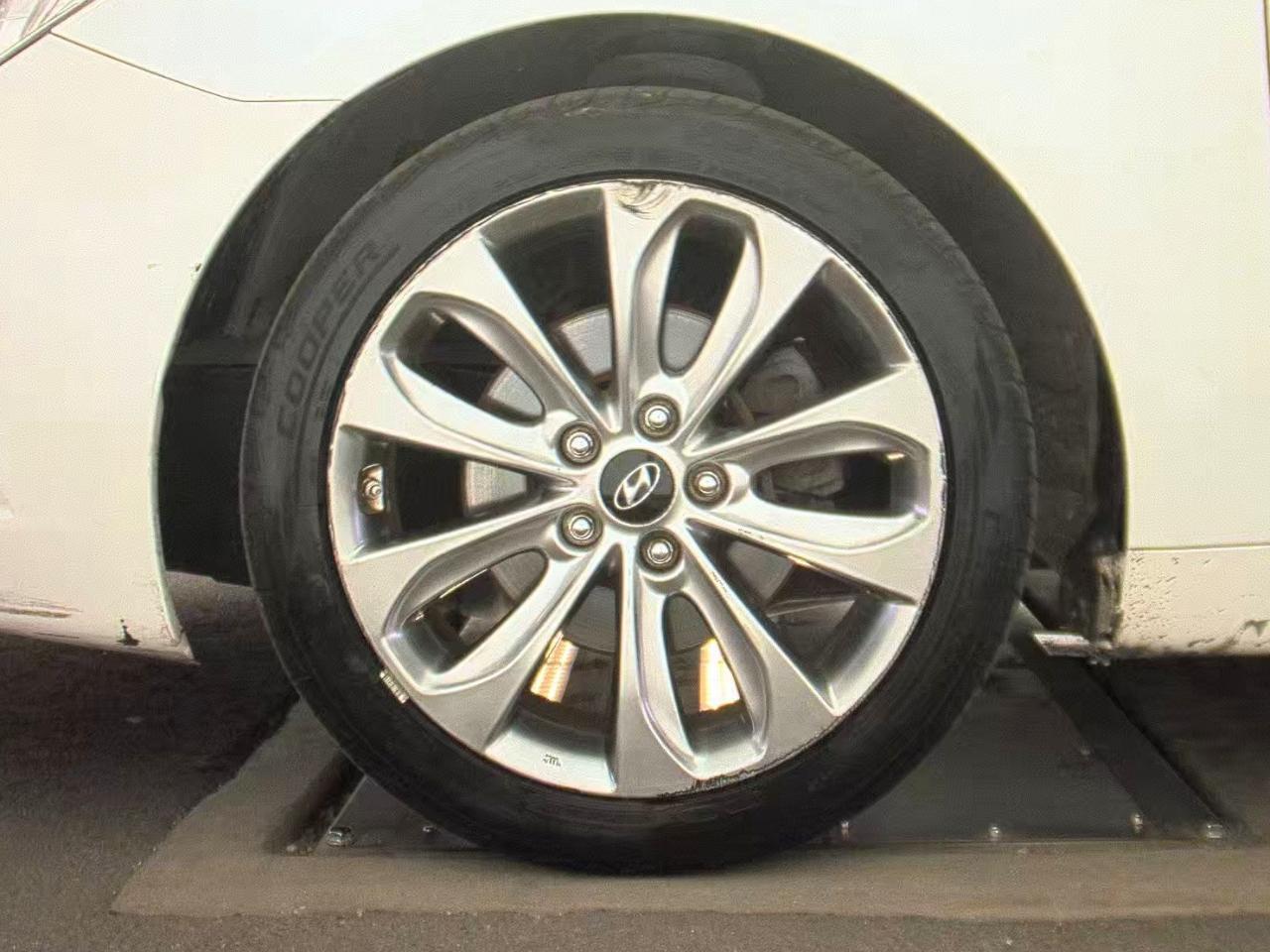 Hyundai Sonata  2013