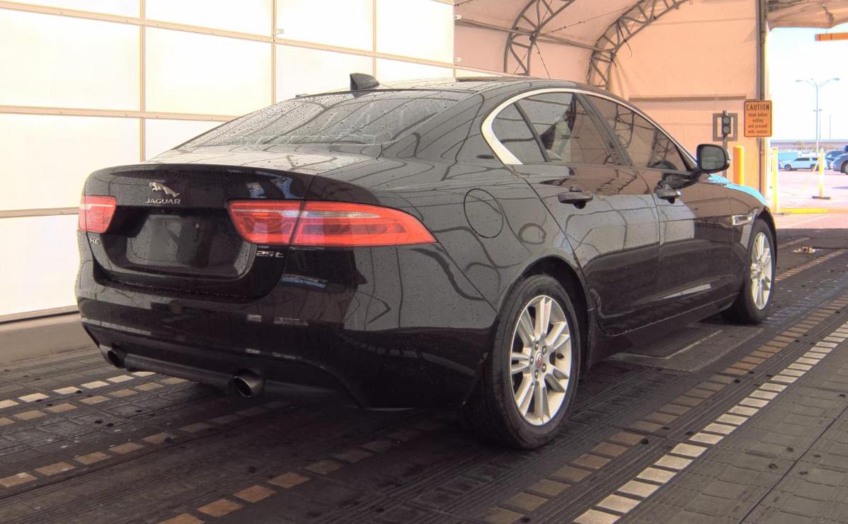 Jaguar XE  2018