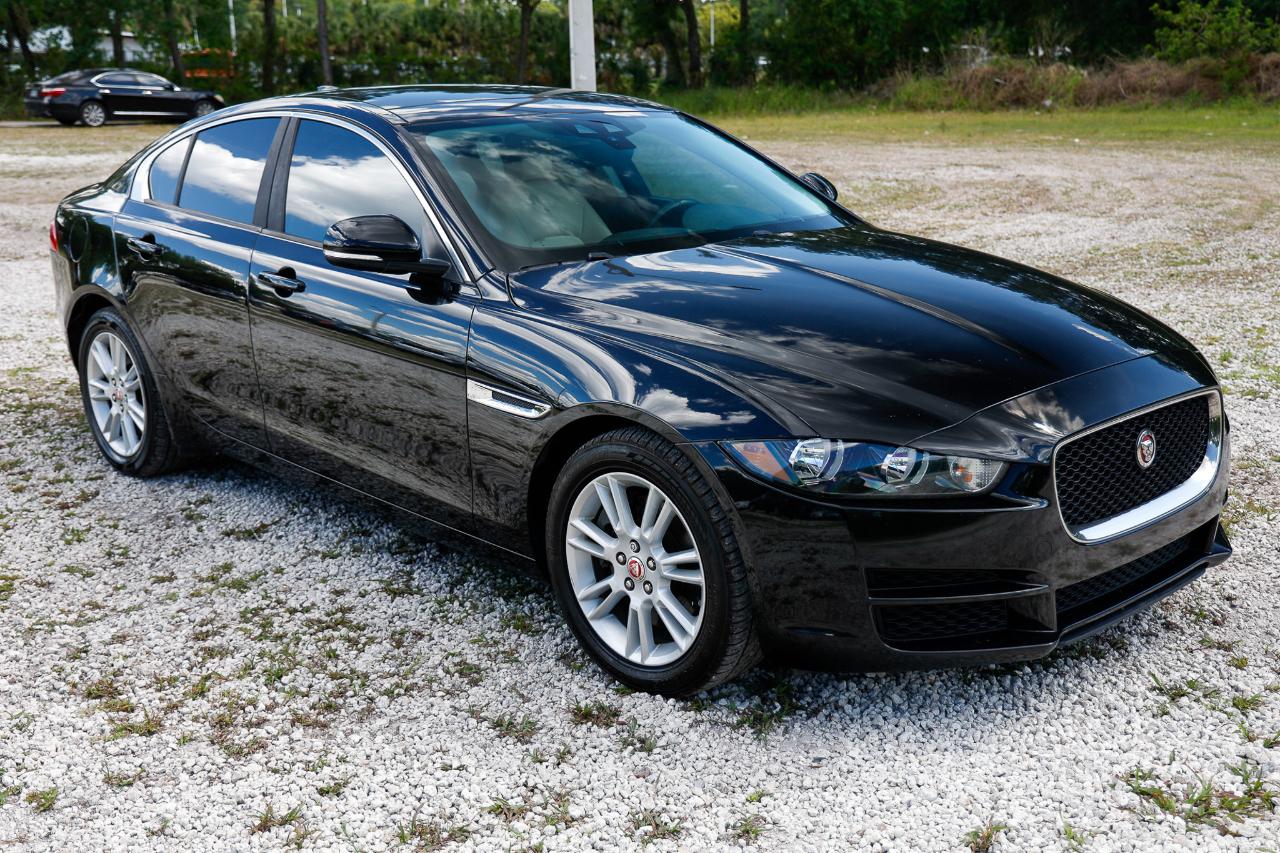 Jaguar XE  2018