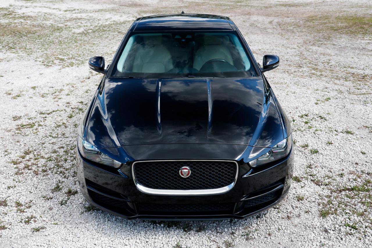 Jaguar XE  2018