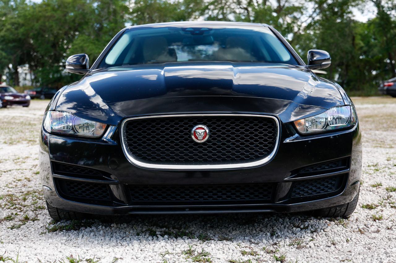 Jaguar XE  2018