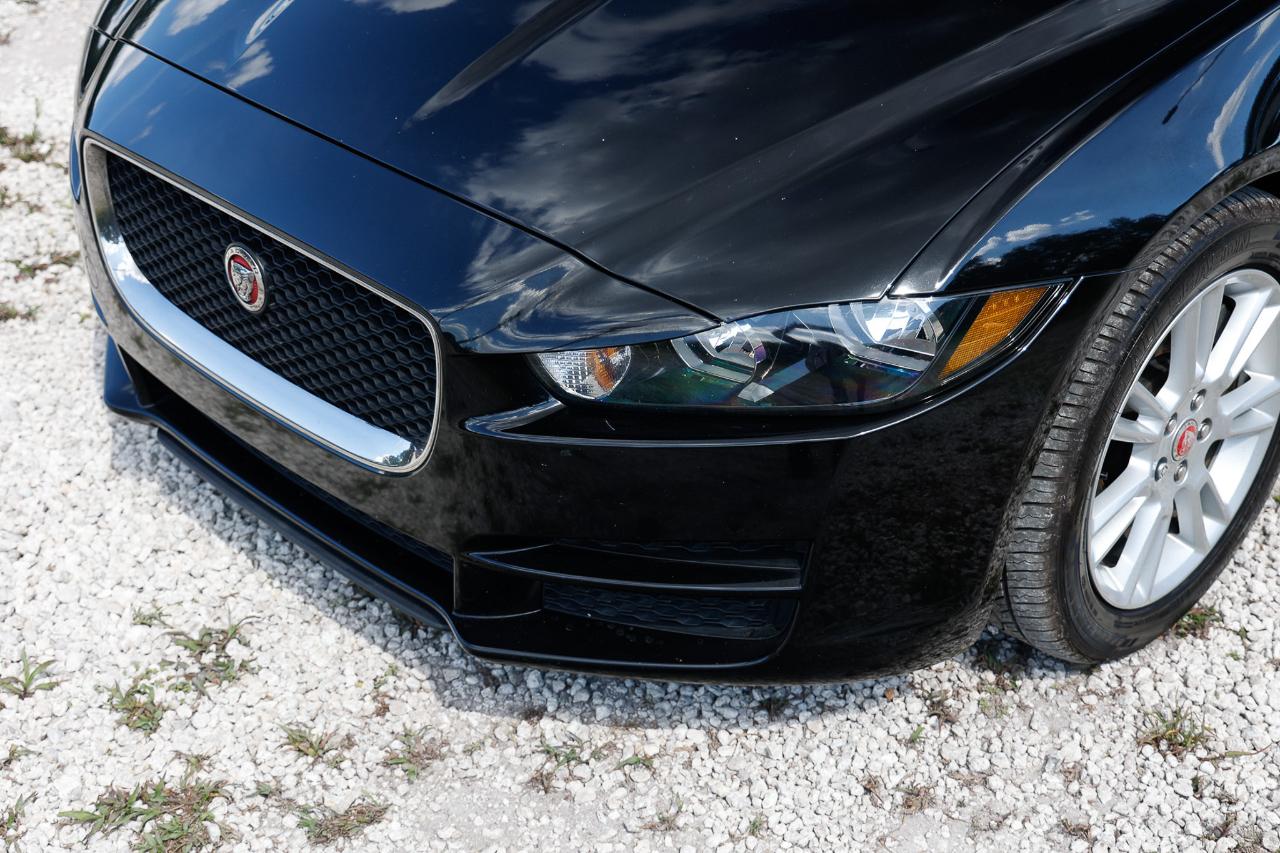 Jaguar XE  2018